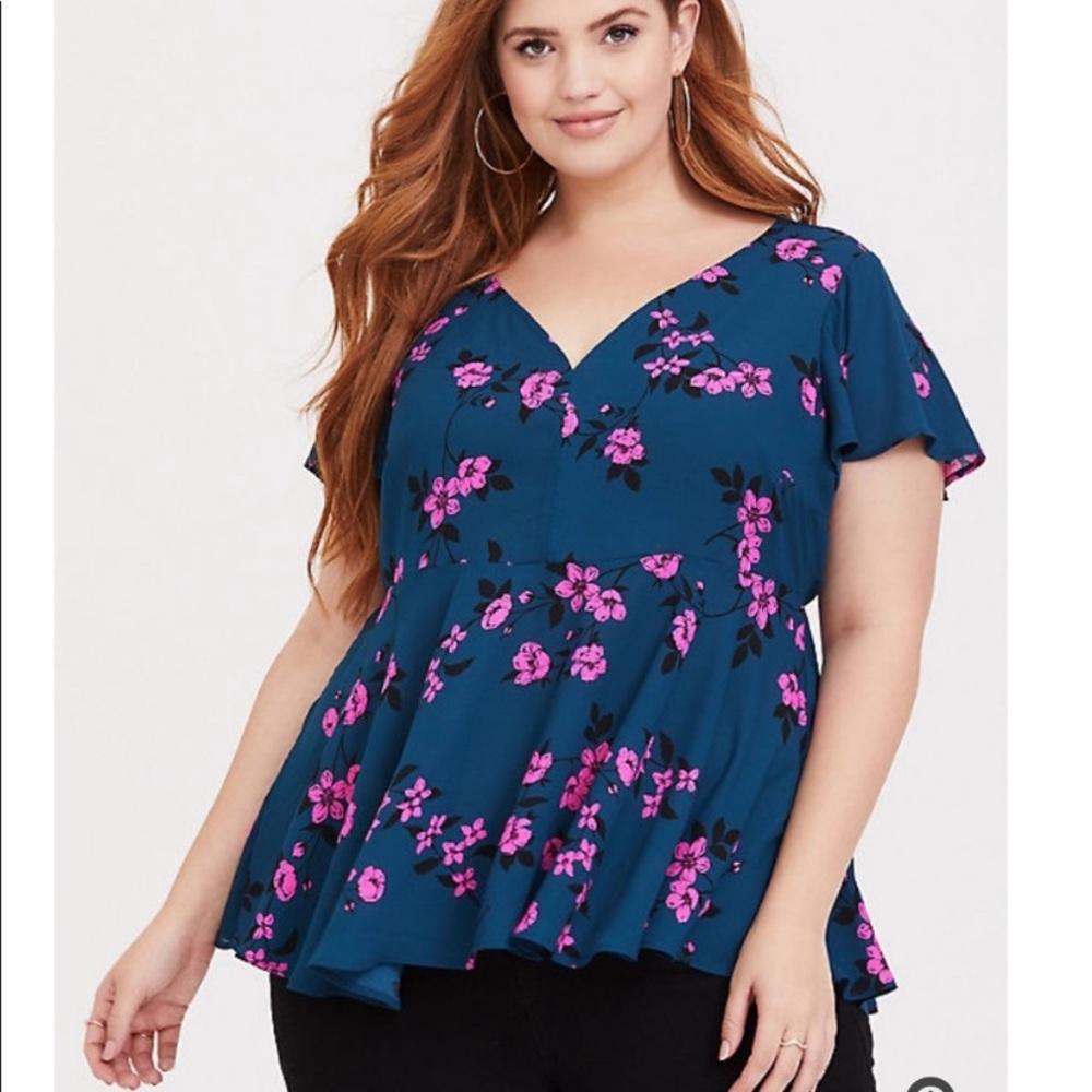 Torrid floral top - Picture 2 of 8